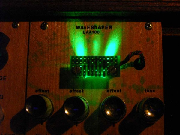 Frankensynth UAA180 Waveshaper - 05.jpg