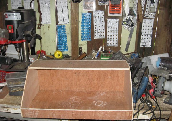 box with 605mm x 250mm panel space.JPG