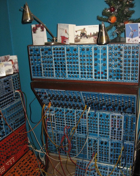 Modular guarded by 2 Robins.jpg